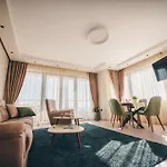 Luxury Near The Sea *